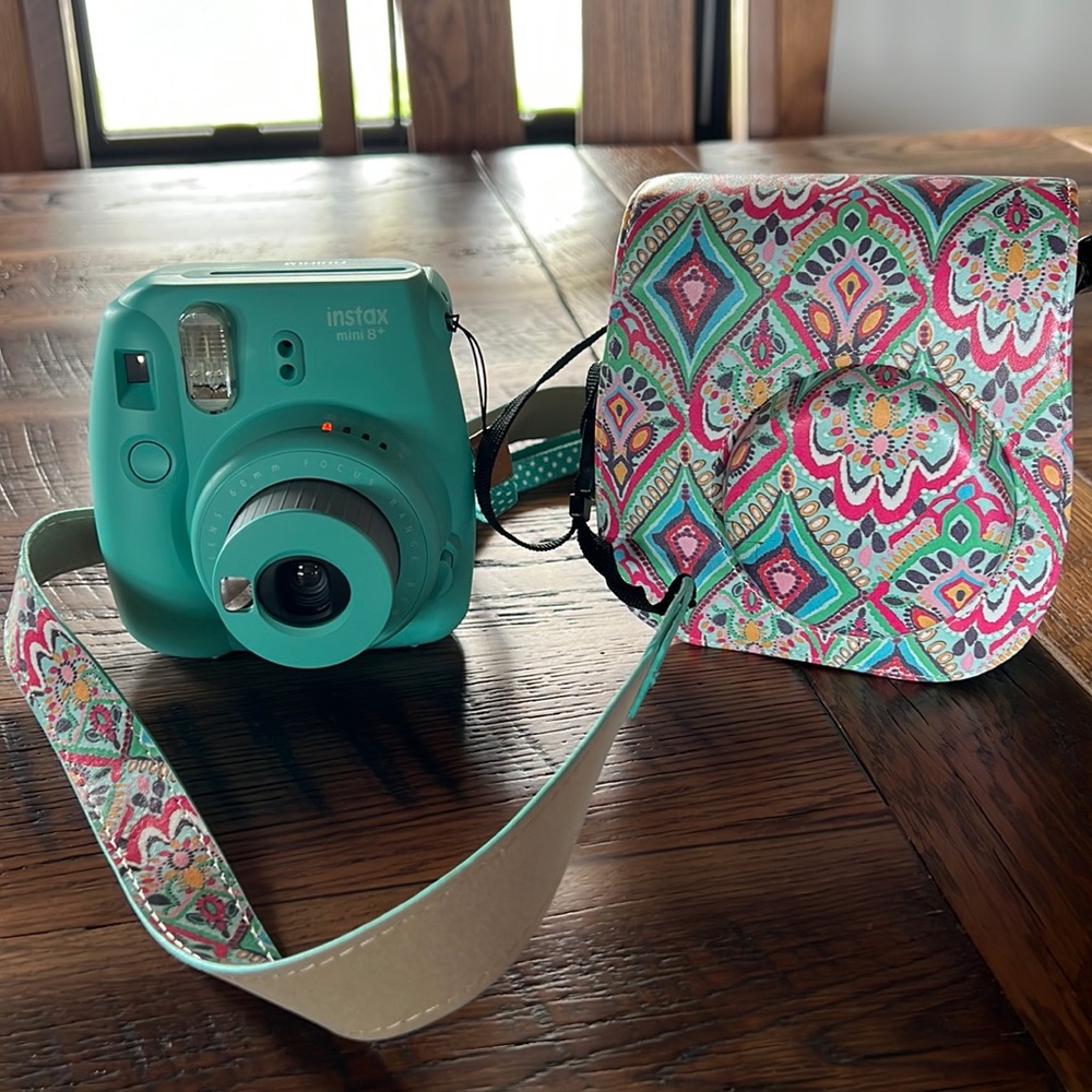 Instant Camera